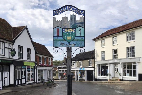 Framlinham Town Sign